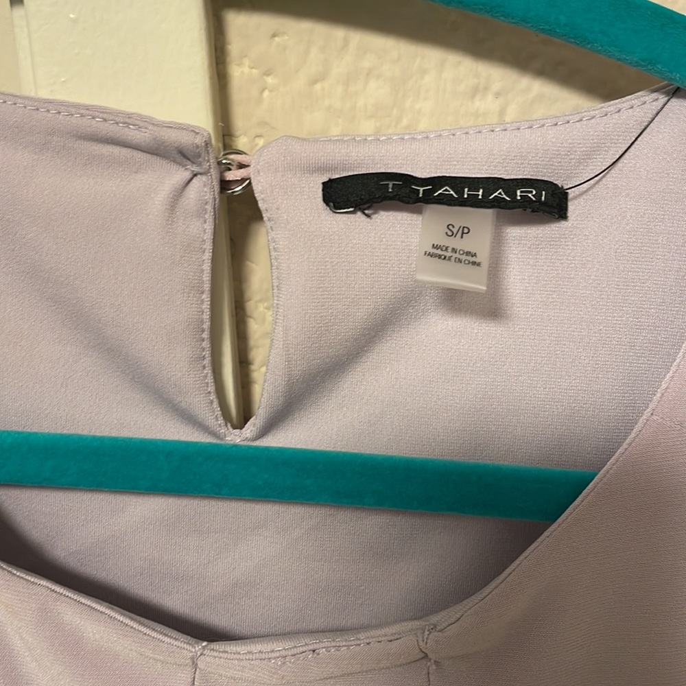 Violet Tahari pleated sleeveless blouse top - Picture 2 of 4